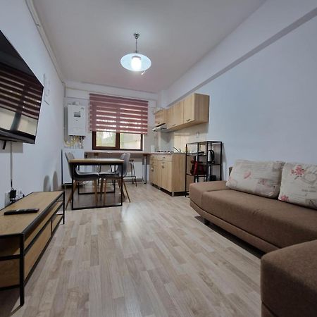 Cozy Apartment - Palas Iasi Exterior photo