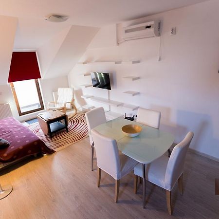 Cozy Apartment - Palas Iasi Exterior photo